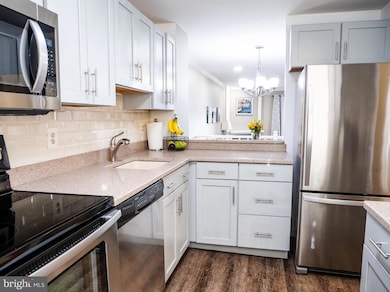 2077 Whisperwood Glen Ln, Reston, VA 20191 - photo 6