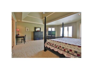 8105 N Skyline Dr, Floyds Knobs, IN 47119 - photo 6