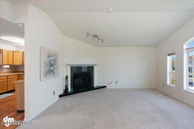 04-Living Room_MAX2406