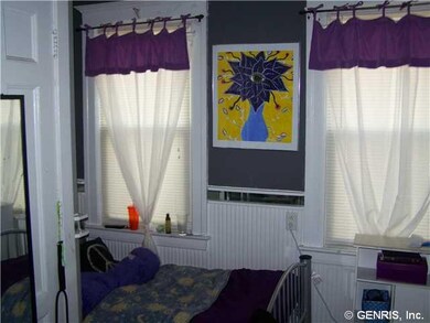Bonus room. No closet but a great office or as sho
