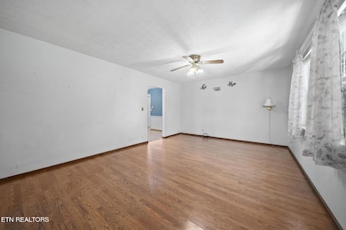 1615 Upper Middle Creek Rd, Sevierville, TN 37876 - photo 7