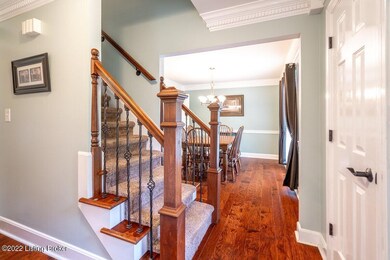 Entry Foyer to Dining Room