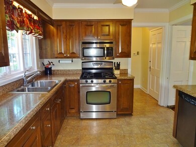 18537 Stewart Ave, Homewood, IL 60430 - photo 5