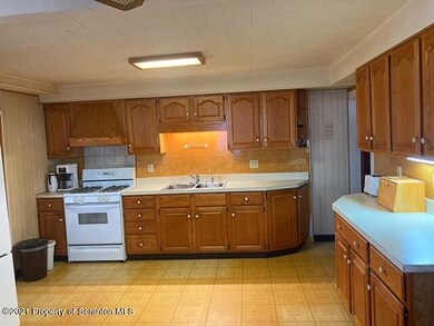 730 E Drinker St, Dunmore, PA 18512 - photo 6