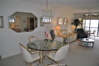 THE 24 FT. LONG LIVING/DINING AREAS OFFER A GREAT 