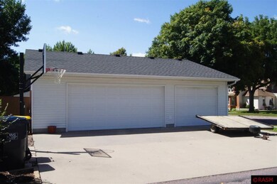 526 N Jefferson St, New Ulm, MN 56073 - photo 5