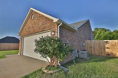 8879 S 261st East Ave, Broken Arrow, OK 74014 - photo 2