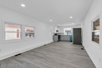 Living Room/Kitchen