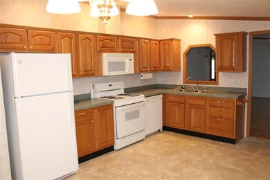 80 Hillview Cir, Charlestown, NH 03603 - photo 6