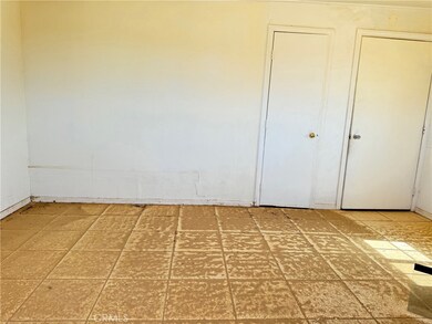 81118 Screech Owl Rd, Twentynine Palms, CA 92277 - photo 4