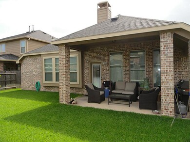 Covered patio perfect for barbecuing & enjoying the outdoors
