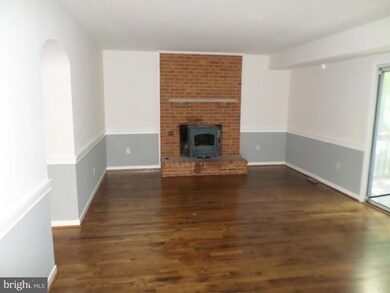 16411 Lea Dr, Bowie, MD 20715 - photo 4