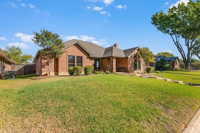 2309 Wimbledon Dr, Arlington, TX 76017 - photo 2