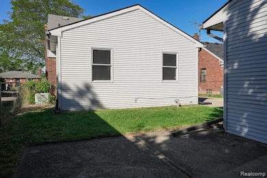 16544 Stricker Ave, Eastpointe, MI 48021 - photo 6