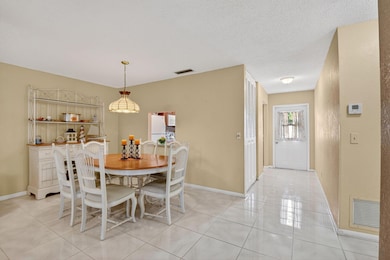 676 Laconia Cr unit B, Lake Worth, FL 33467 - photo 5