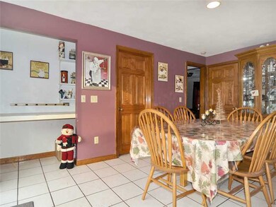 148 Scituate Ave, Johnston, RI 02919 - photo 4