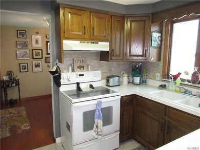 253 Selkirk Dr, North Tonawanda, NY 14120 - photo 5