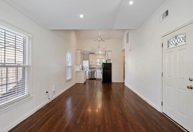 617 E 26th St, Houston, TX 77008 - photo 3