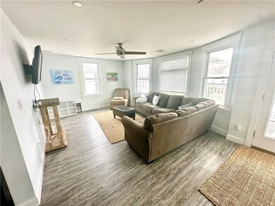 693 Thames St unit 2, Newport, RI 02840 - photo 3