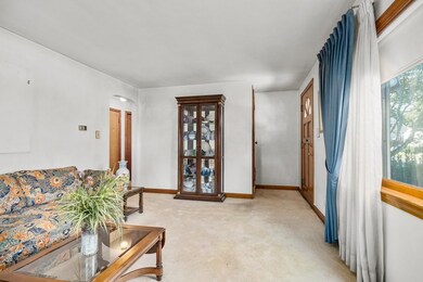 4 Laurel St, Peabody, MA 01960 - photo 6