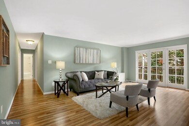3334 Spring Ln unit B22, Falls Church, VA 22041 - photo 4
