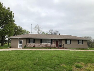 25083 Pratt Rd, Parsons, KS 67357 - photo 4