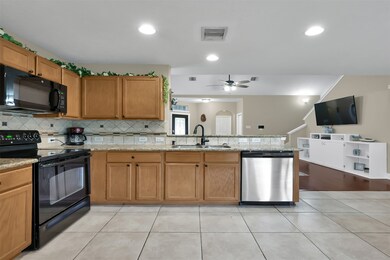 1079 Lasso Ct, Alvin, TX 77511 - photo 7