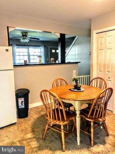 1107 E Willow Run Dr, Wilmington, DE 19805 - photo 2