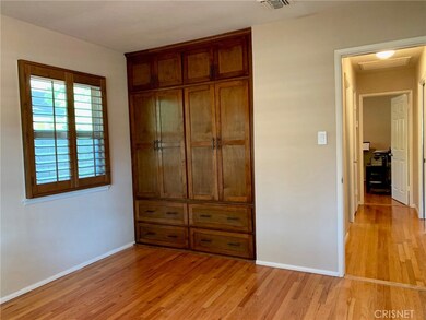 22031 Lopez St, Woodland Hills, CA 91364 - photo 2