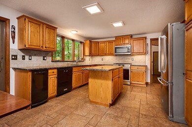 1 Ashley Cir, Easthampton, MA 01027 - photo 7