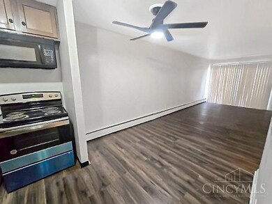 4901 Chalet Dr unit 309, Cincinnati, OH 45217 - photo 3