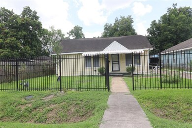 2402 Caplin St, Houston, TX 77026 - photo 3