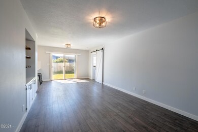 438NE6th (8)