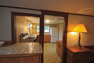 8696 Pomfret Rd, Pomfret, VT 05084 - photo 7