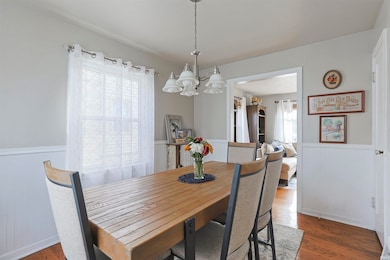 910 W Lawrence St, Mishawaka, IN 46545 - photo 6