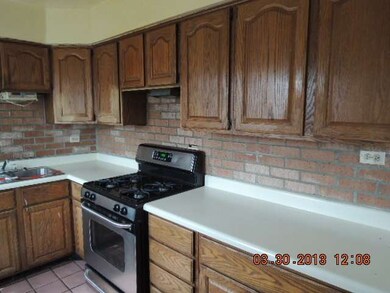 9911 Lawrence Ct, Schiller Park, IL 60176 - photo 4