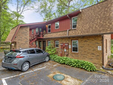 125 Atwood Dr, Hendersonville, NC 28792 - photo 5