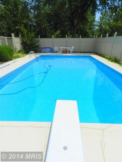 17408 Chiswell Rd, Poolesville, MD 20837 - photo 6