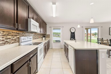 4724 Ruby Red Ln, Kissimmee, FL 34746 - photo 6