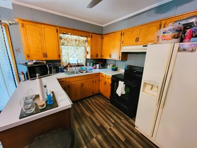 1315 Birch St, Shelbyville, TN 37160 - photo 3