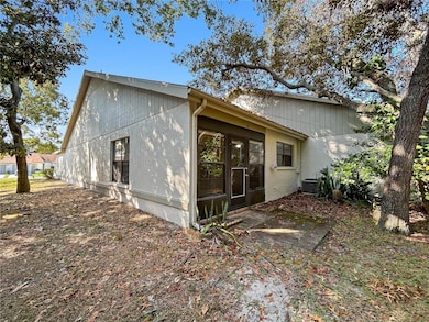 11746 Spring Tree Ln, Port Richey, FL 34668 - photo 3