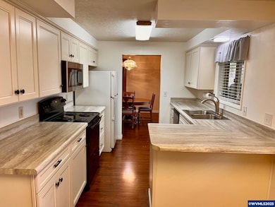 474 E Clackamas Cir, Woodburn, OR 97071 - photo 4