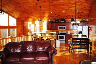 934 Mcmakin Way, Pigeon Forge, TN 37863 - photo 2