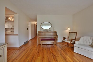 434 Heather Hill Rd, Columbus, OH 43213 - photo 7