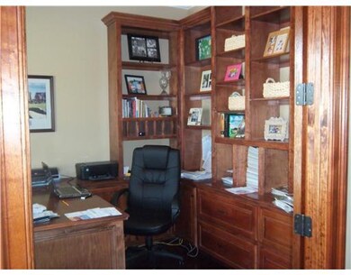 Studio/Study/Office.