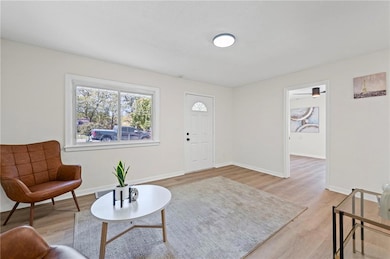 1503 N Mccoy St, Independence, MO 64050 - photo 5