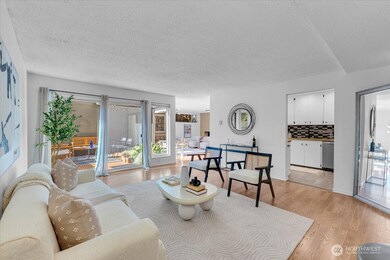 654 W Olympic Place unit 101, Seattle, WA 98119 - photo 3