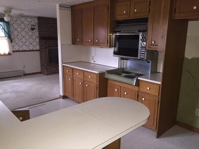 685 Salmon Falls Rd, Rochester, NH 03868 - photo 4