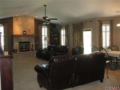 Very spacious Living/family room with ceiling fan,