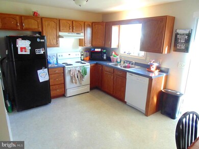 755 Rutherford Dr, Greencastle, PA 17225 - photo 7